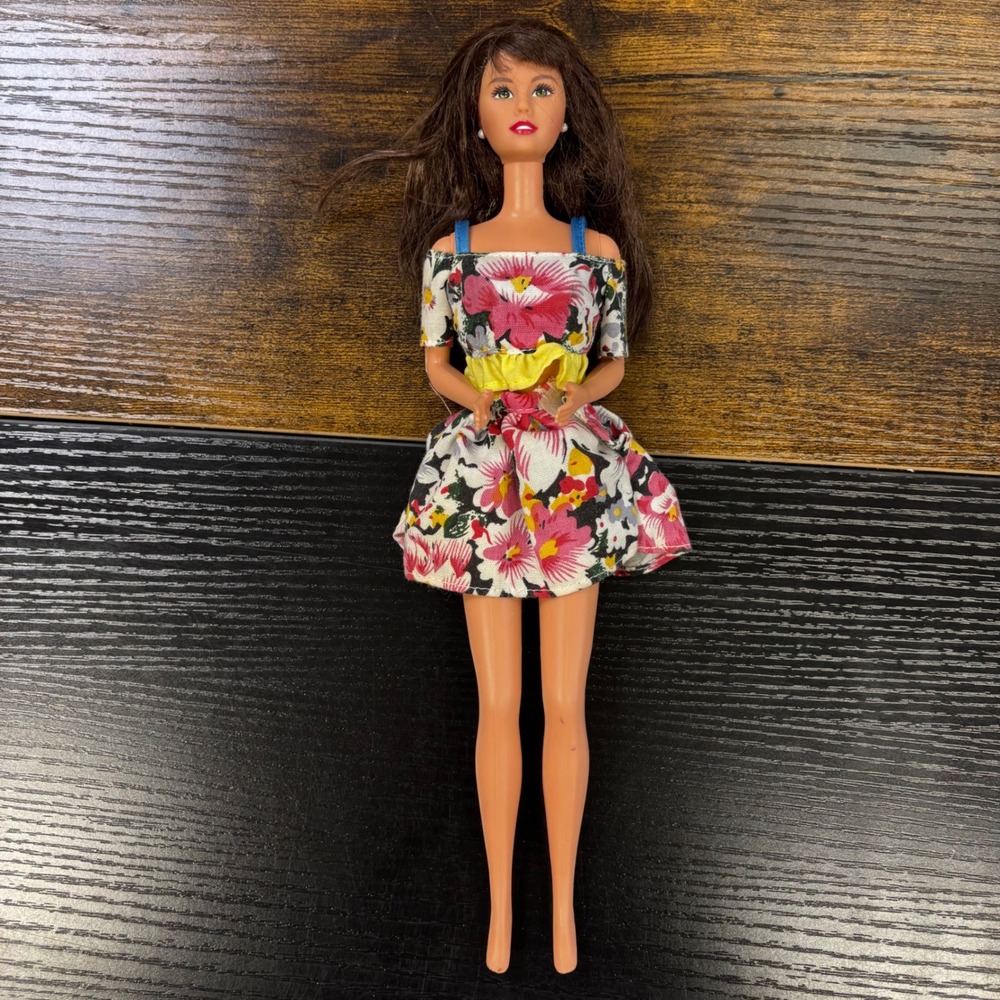 Vintage Mattel Barbie Doll 1966 Body Brunette Green Eyes Floral‎ Dress Teresa